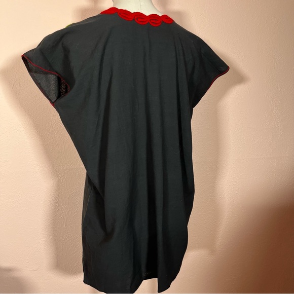 Vintage Bohemian Handmade Mexican Embroidered Red Floral Black Tunic Blouse - Picture 5 of 17